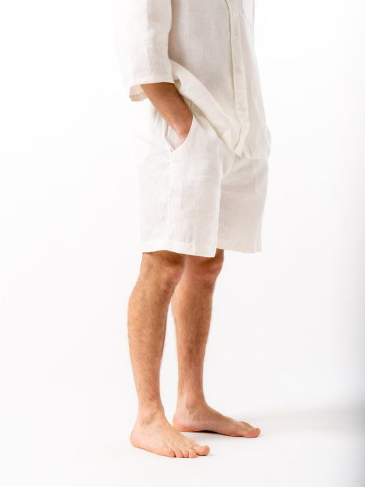Man wearing high quality linen shorts in white